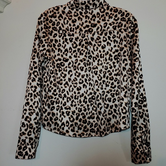 NWT Lumiere Leopard Animal Print Button Long  Blouse Size Small - Picture 2 of 5